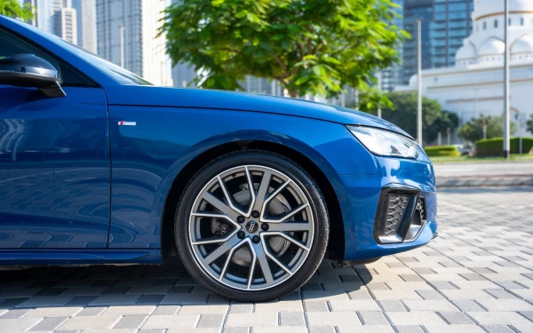  Blue Audi A4 Photo 4