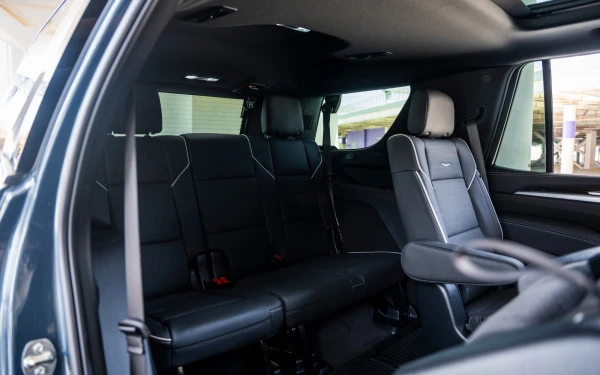  Blau Cadillac Escalade Photo 7