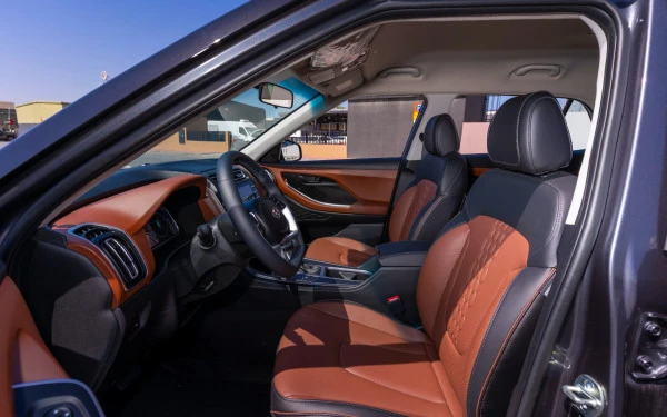  Dark Grey Hyundai Creta Photo 8