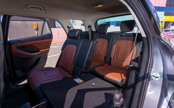  Dark Grey Hyundai Creta Photo 11