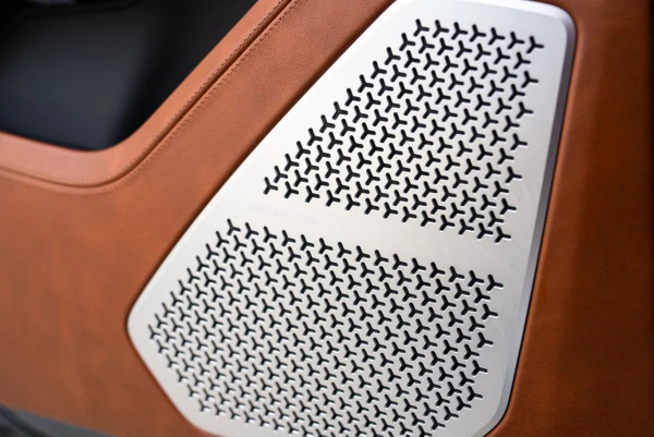  Blue Lamborghini Urus Photo 15