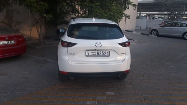  White Mazda CX5 Photo 3