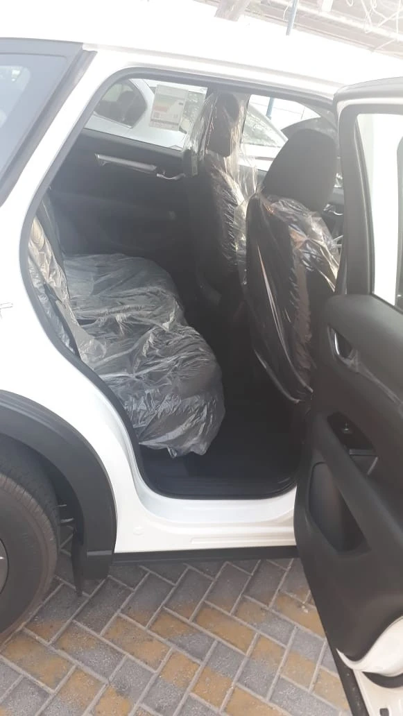  White Mazda CX5 Photo 4