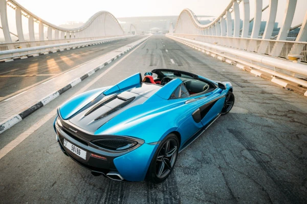  Blue McLaren 570S Spyder Photo 2
