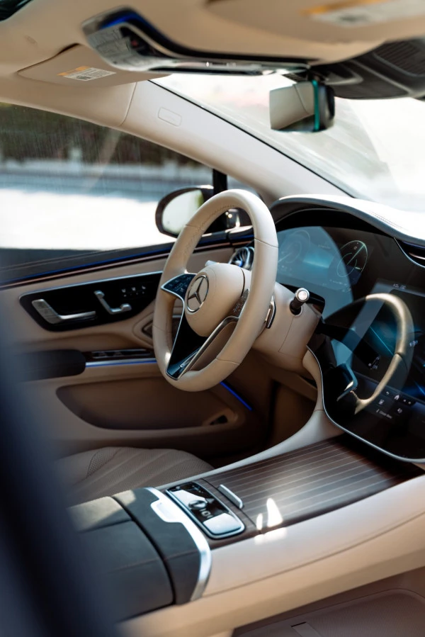  Blue Mercedes EQS 580 Photo 3