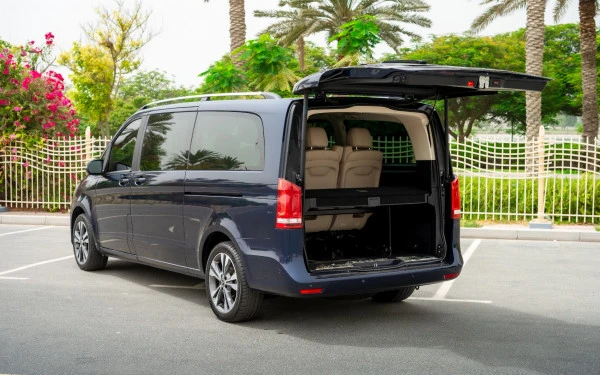  Blue Mercedes V250 Photo 2