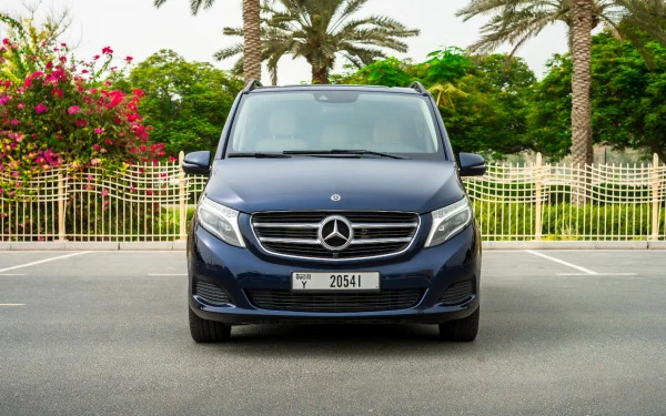  Blue Mercedes V250 Photo 3