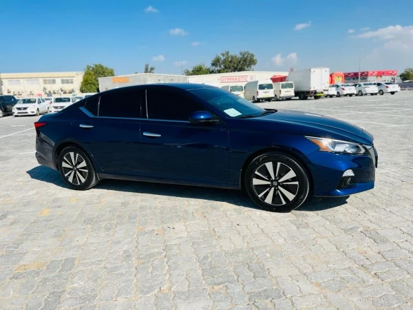  Blue Nissan Altima Photo 6