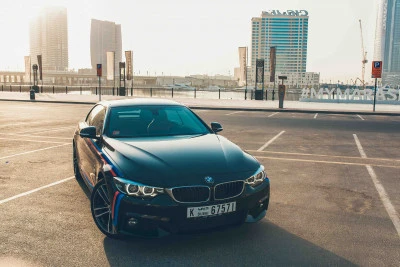  Noir BMW 430i Cabrio Photo 2