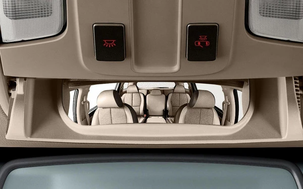  Ярко-белый KIA Carnival Photo 5