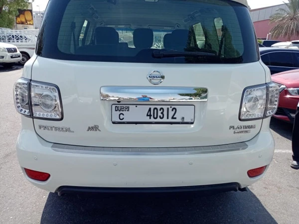 Blanc Brillant Nissan Patrol Photo 3