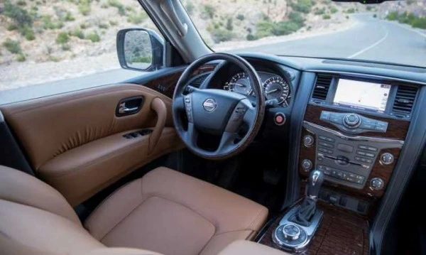  Blanc Brillant Nissan Patrol Photo 4