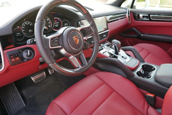  Bright White Porsche Cayenne Photo 5