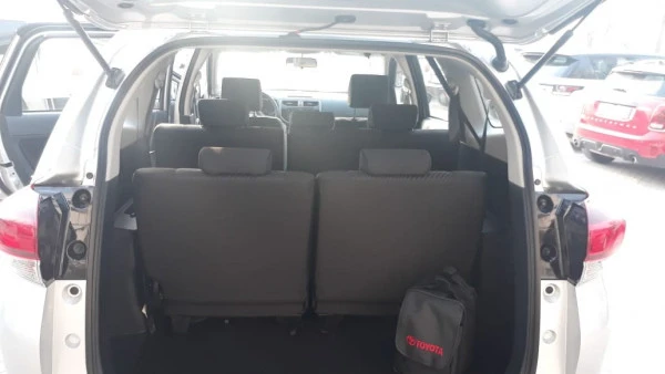  Bright White Toyota Rush Photo 5