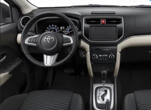  Bright White Toyota Rush Photo 3