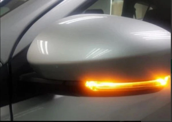  Bright White Toyota Rush Photo 7