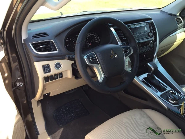  Bronze Mitsubishi Montero Photo 3