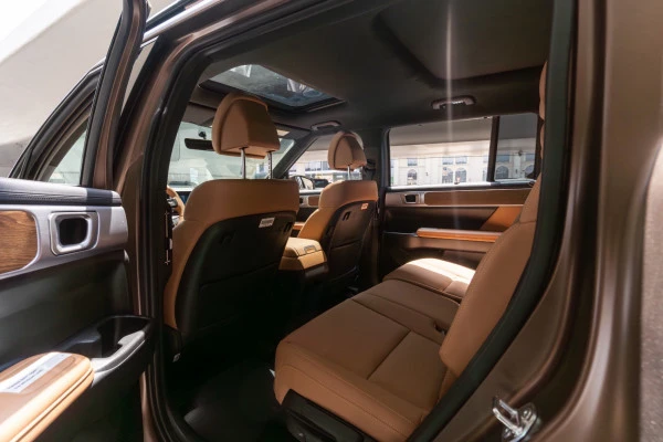  Brown Hyundai Santa Fe Photo 7