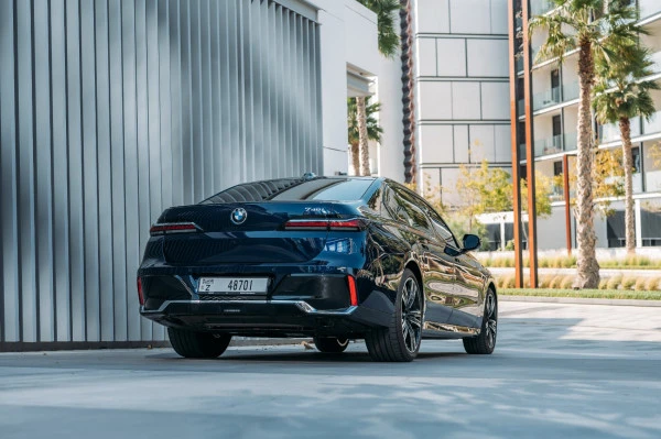  Dark Blue BMW 740Li Photo 3