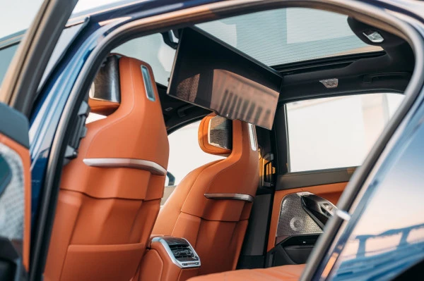  Dark Blue BMW 740Li Photo 7