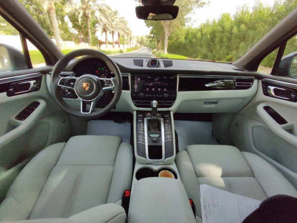  Dark Blue Porsche Macan Photo 5