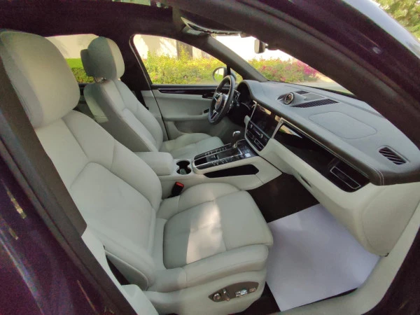  Dark Blue Porsche Macan Photo 7