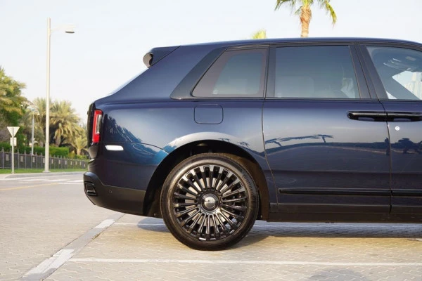  Azul Oscuro Rolls Royce Cullinan Mansory Photo 6