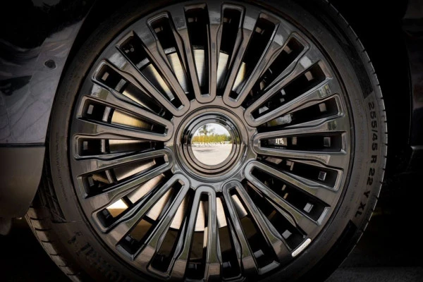  Azul Oscuro Rolls Royce Cullinan Mansory Photo 8