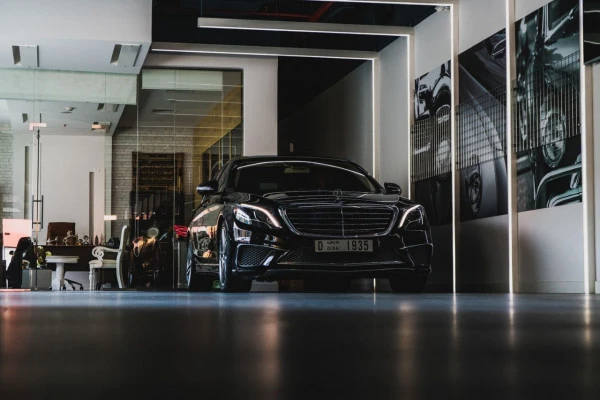  بني غامق مرسيدس اس كلاس Photo 2