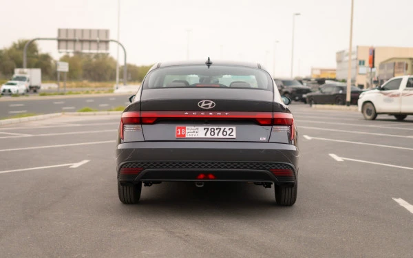  رمادي غامق هيونداي اكسنت Photo 6