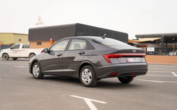  رمادي غامق هيونداي اكسنت Photo 7