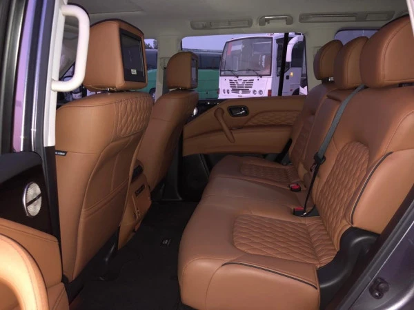  Dark Grey Infiniti QX 80 Photo 3