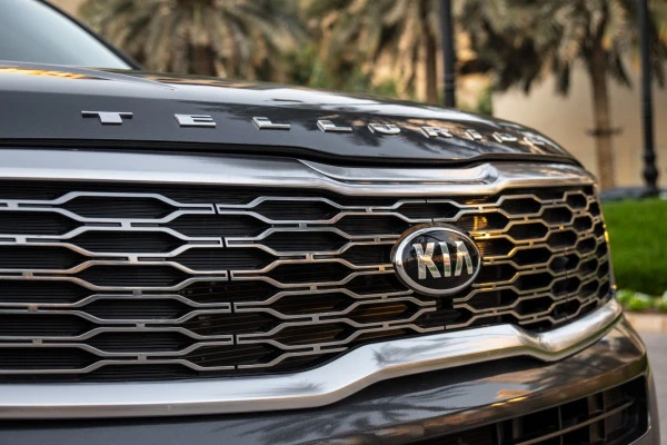  Dark Grey KIA Telluride (7 seater) Photo 2