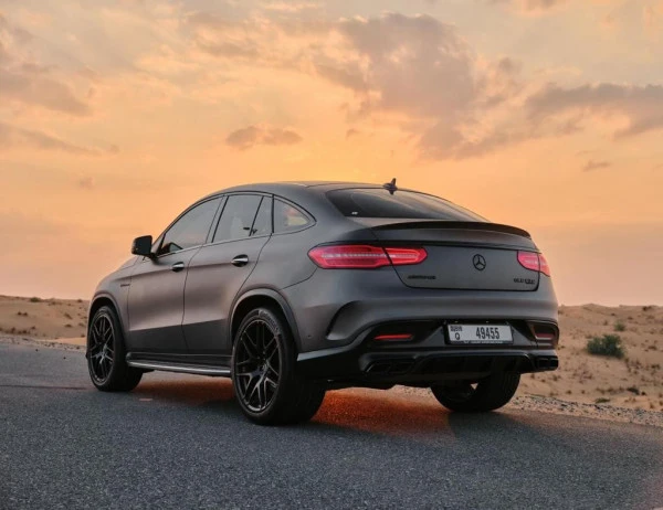  Dark Grey Mercedes GLC-S Photo 3