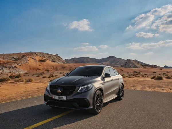  Dark Grey Mercedes GLC-S Photo 4