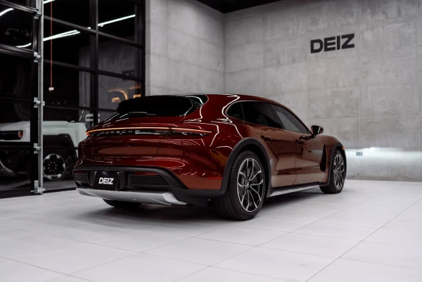  Dark Red Porsche Taycan Cross Turismo 4 Photo 4