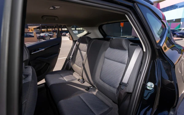  Black KIA Seltos Photo 11