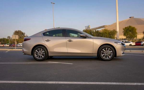  Gold Mazda 3 Photo 2