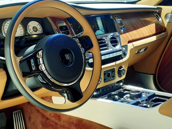 Золотой Rolls Royce Wraith Photo 3
