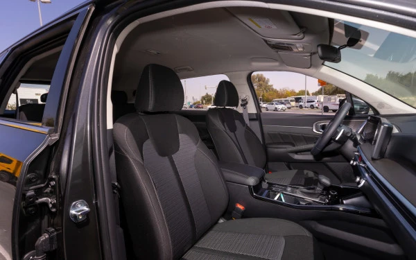  Dark Grey KIA Sorento Photo 9