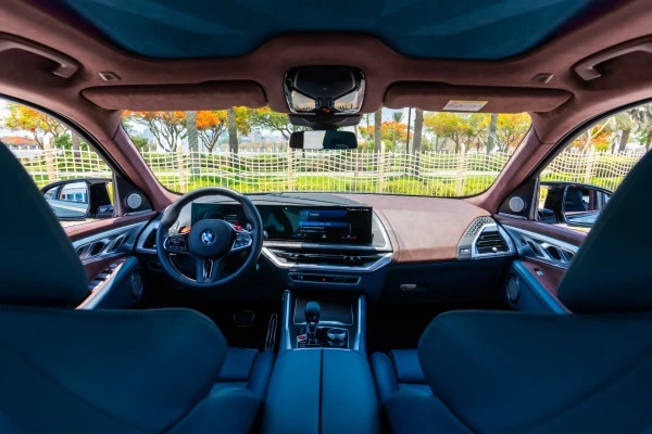  Verde BMW XM Photo 4