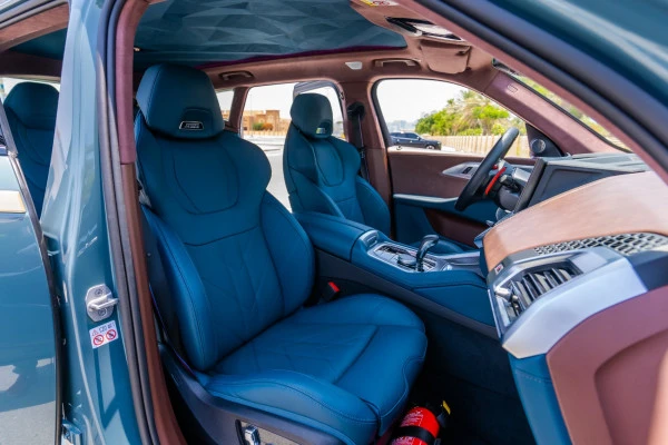  Verde BMW XM Photo 6