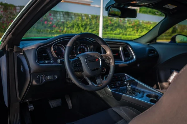  Зеленый Dodge Challenger Photo 8