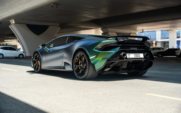  Green Lamborghini Huracan Tecnica Photo 7