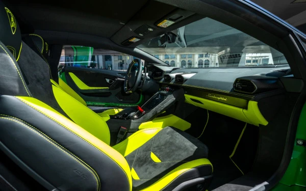  Green Lamborghini Huracan Tecnica Photo 11