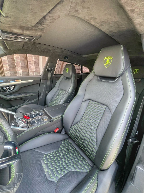  Green Lamborghini Urus Photo 5