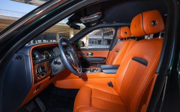  Verde Rolls Royce Cullinan Photo 4