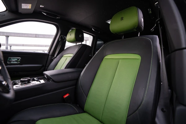  Green Rolls Royce Cullinan Photo 9