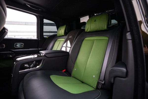  Green Rolls Royce Cullinan Photo 10