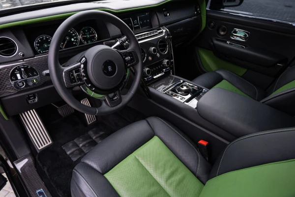  Green Rolls Royce Cullinan Photo 17